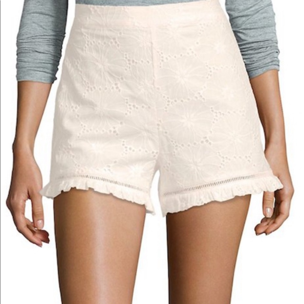 JOA lace scallop shorts NWT